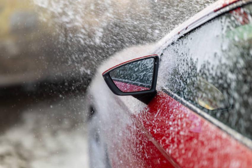 Hand Wash vs. Automatic Car Wash: Which Wins?