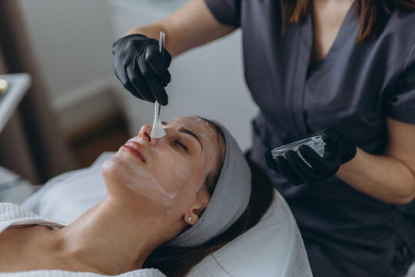 Chemical Peels for Oily Skin: Benefits and Results