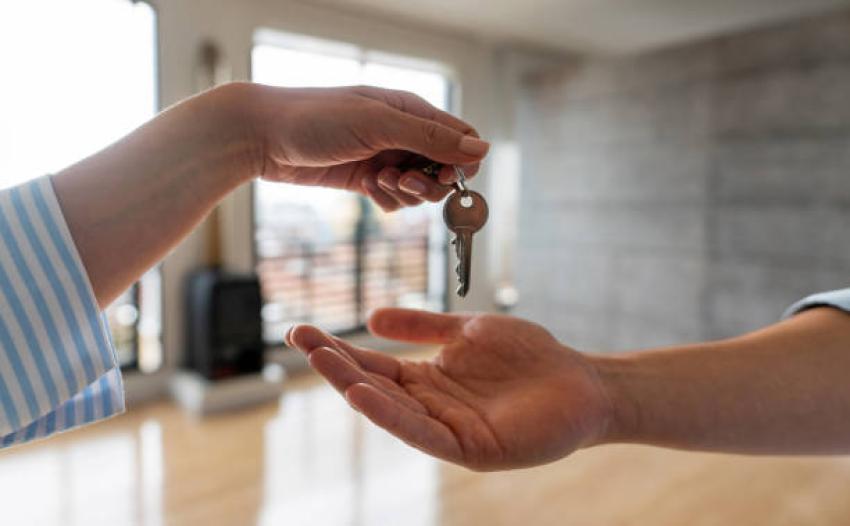 7 Things to Check Before Hiring a Selling Agent