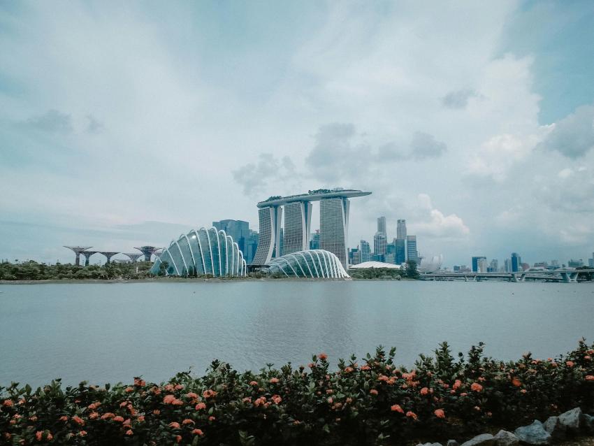 Choosing the Perfect Singapore honeymoon package