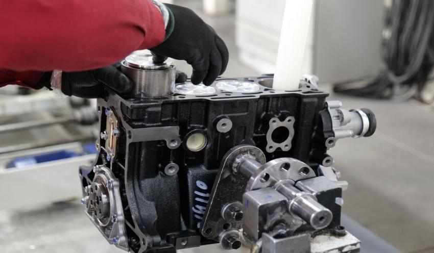 Signs It's Time to Look for Reconditioned Engines for Sale