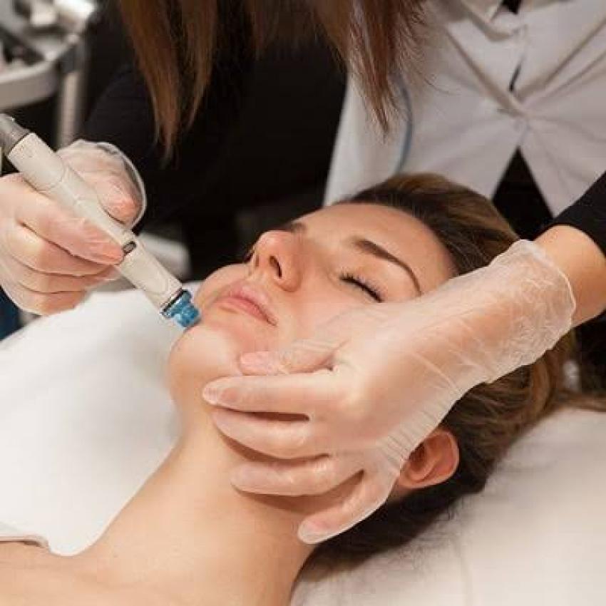 الأسئلة الشائعة حول هيدرا فيشل دبي وإجاباتها من خبراء عيادة تجميل دبي