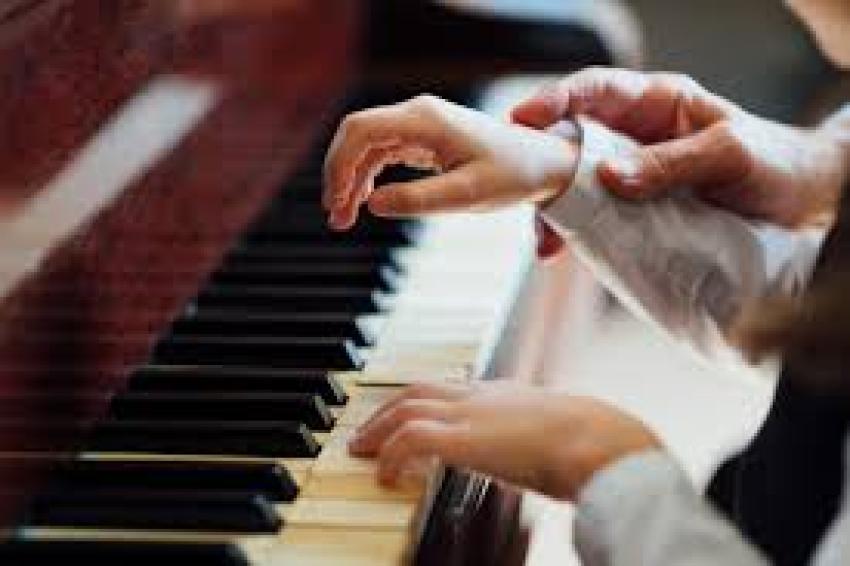 10 Benefits of Taking Piano Lessons in Singapore
