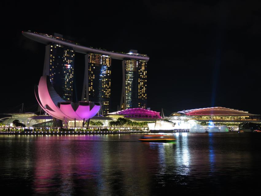 Complete Singapore Honeymoon Tours with Hotels, Sightseeing & Transfers