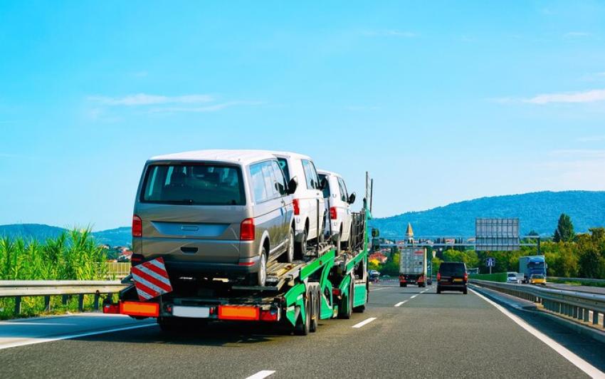 What to Expect from Moving Companies with Car Transport Services in West Midlands