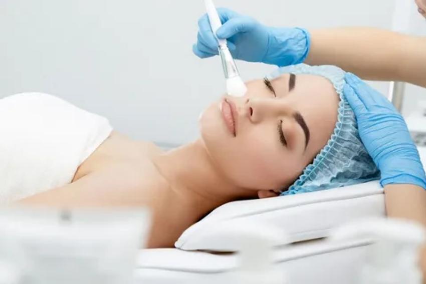 Chemical Peels in Dubai: Radiant Face Guide