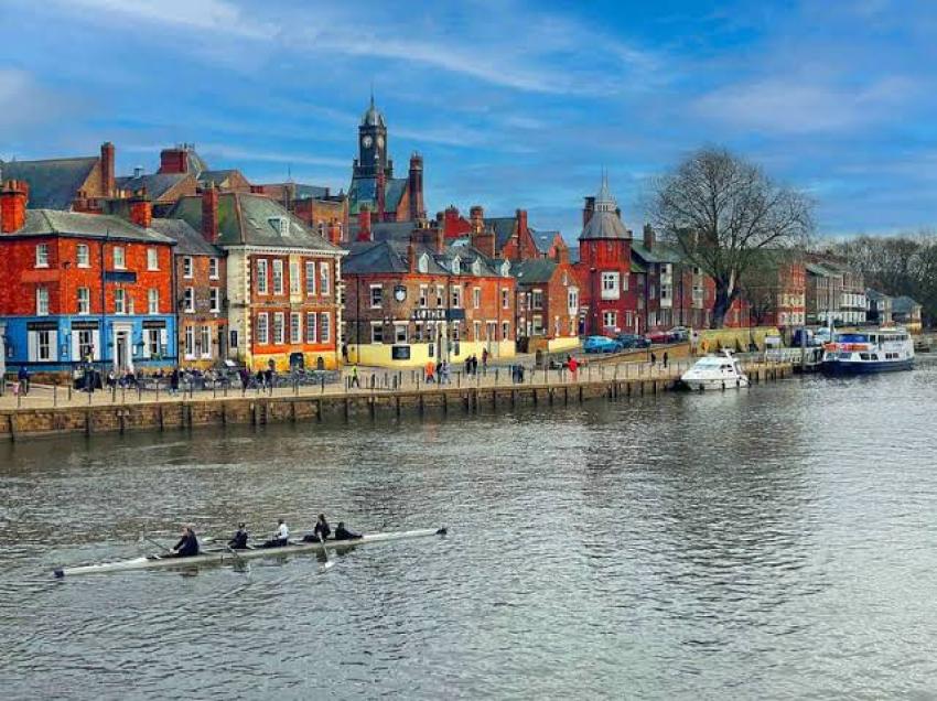What Location in England Is Best for First-Time Visitors